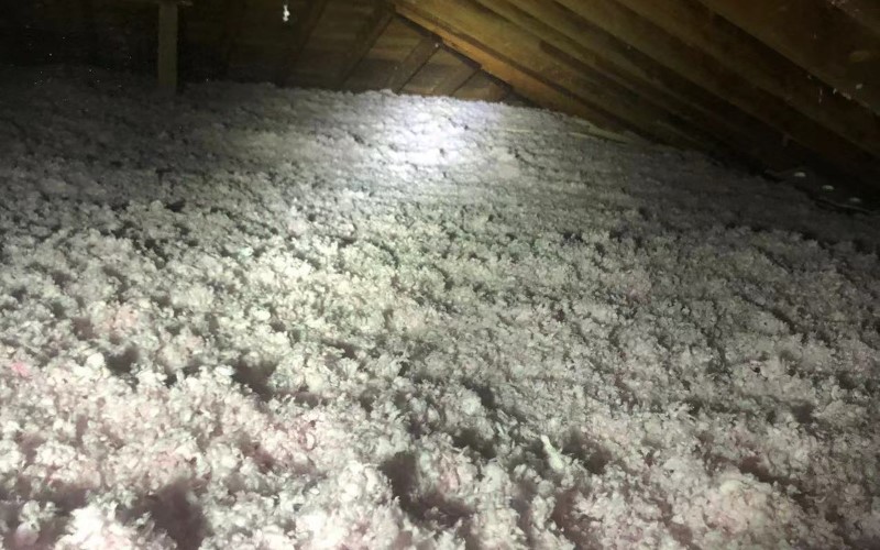 Blown in attic insulation 26